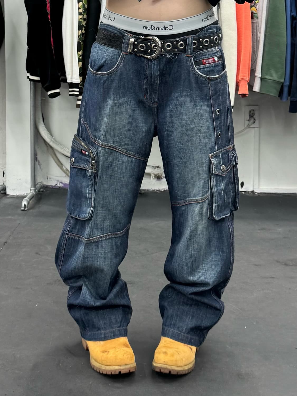 FUBU 포켓 디테일 데님 카고팬츠 상품이미지1