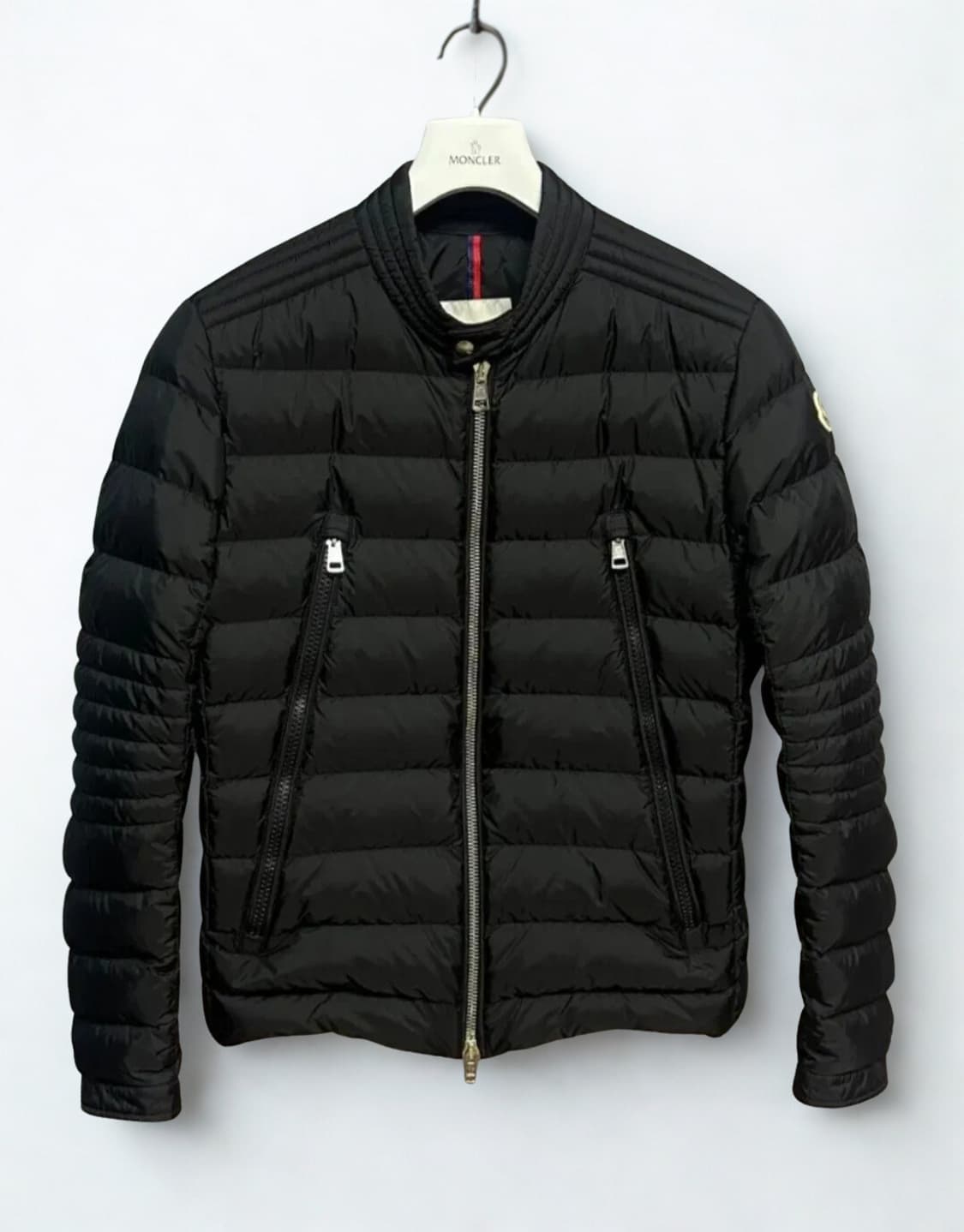 몽클레어 아미오트 패딩 5사이즈 / 실착 거의 없음 / 새 제품급 컨디션 상품이미지1