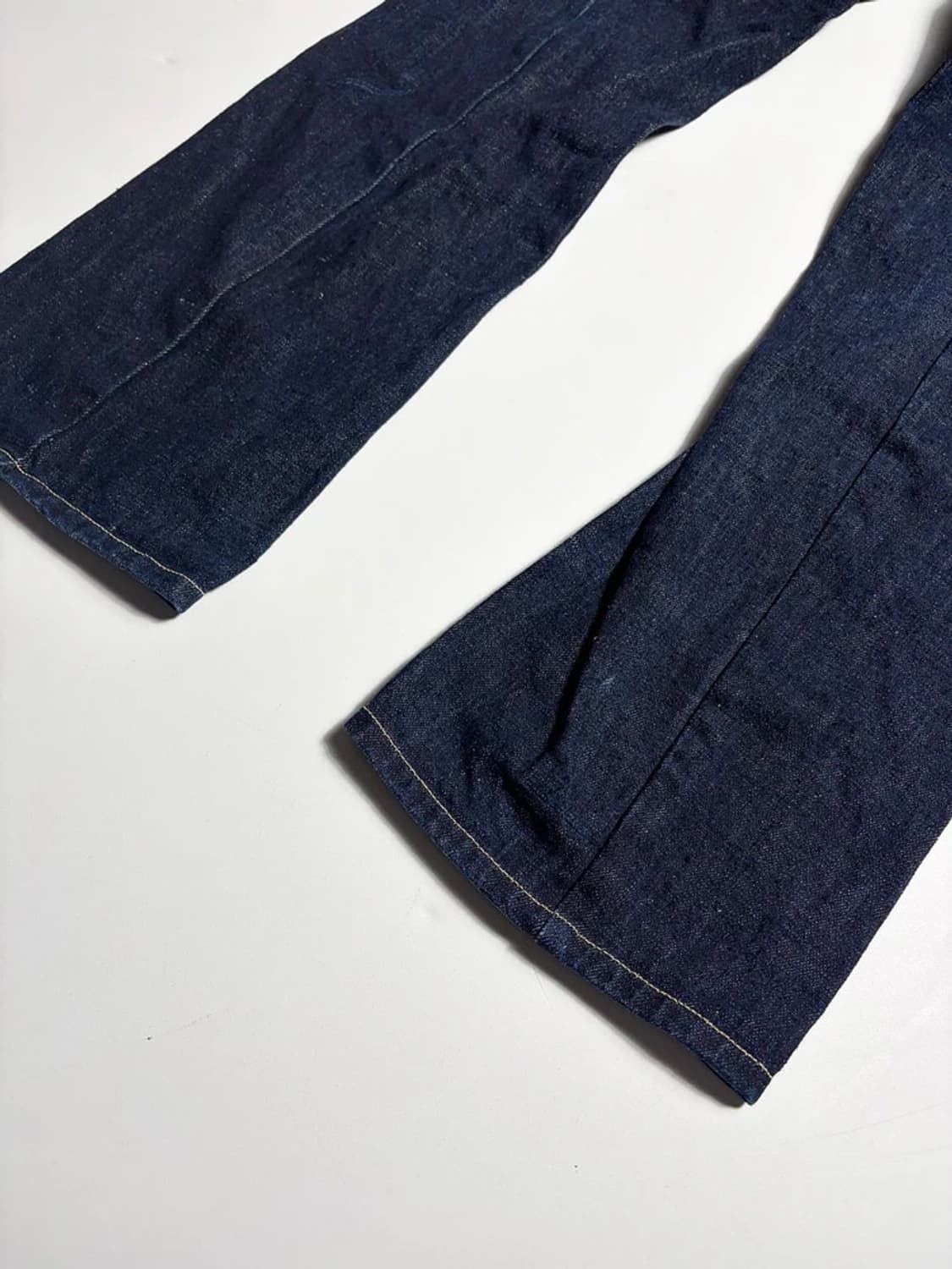 리바이스 00's 엔지니어드 커브드 데님 팬츠 R2243 상품이미지4