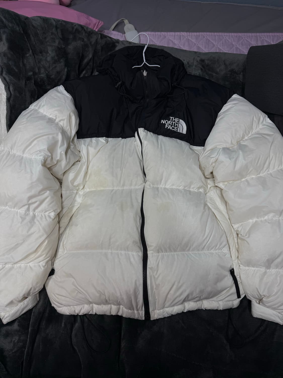 노스페이스 패딩 화이트블랙 상품이미지1