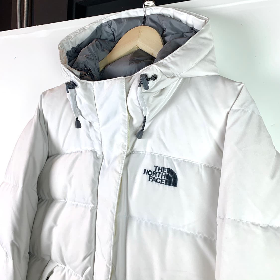 노스페이스 화이트 550필 구스 다운 패딩 점퍼 상품이미지4