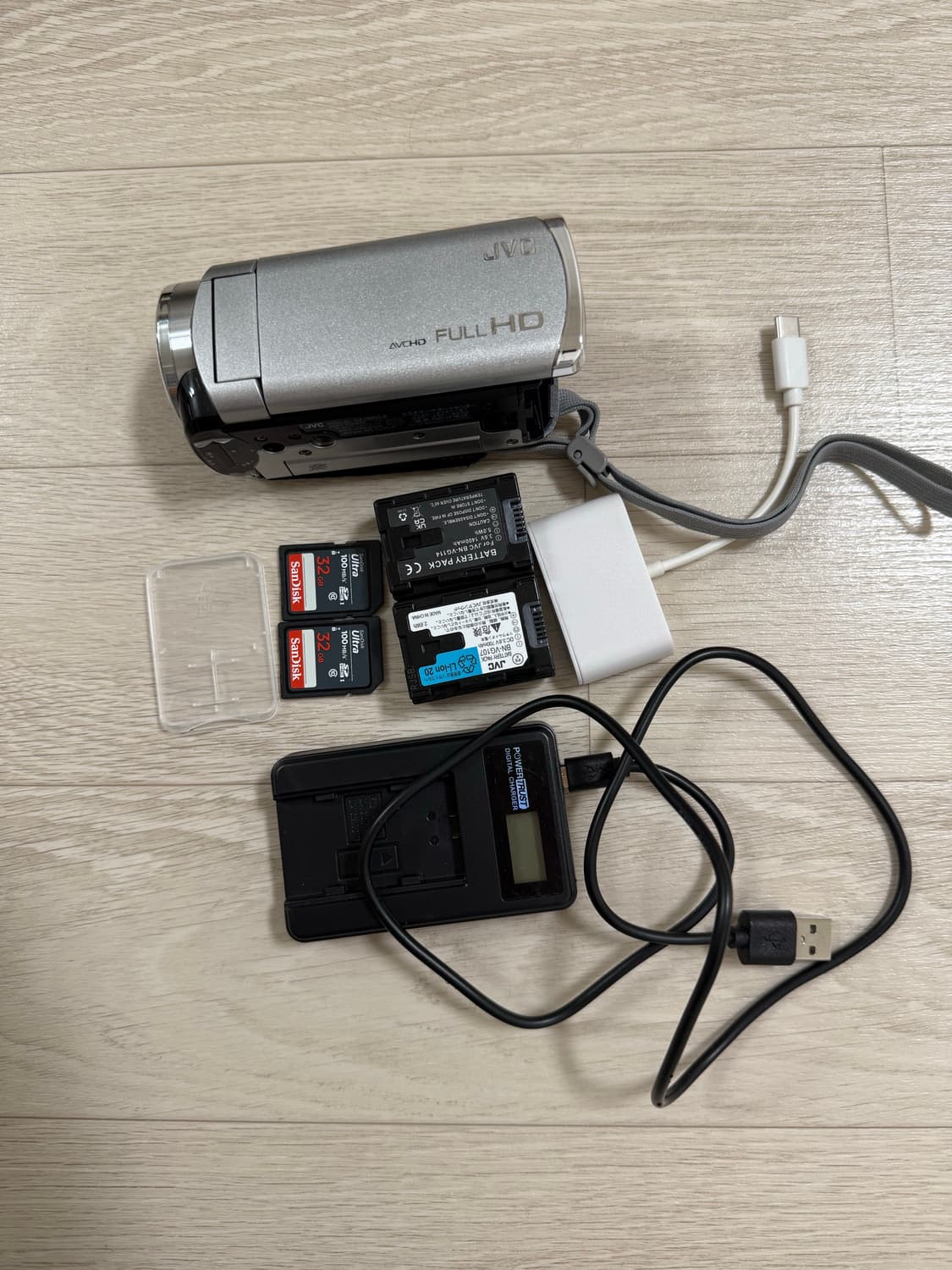 JVC GZ-HM33-S 캠코더 풀HD 실버 상품이미지1