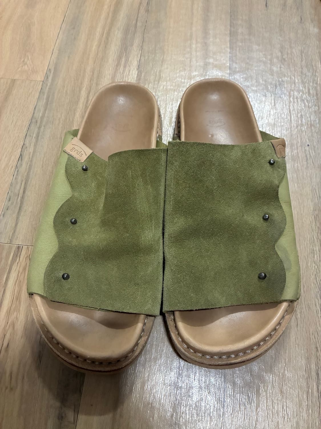 [상태 좋음] grds 그라더스 슬라이드 04 모스그린 상품이미지5