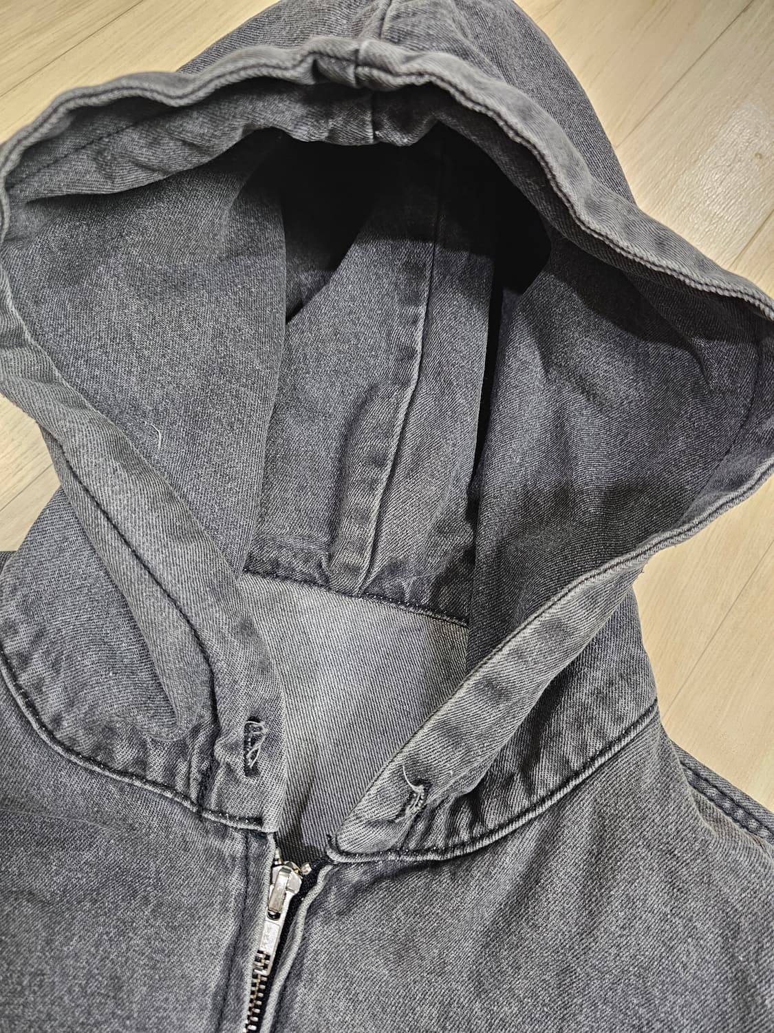 [L] 피그먼트 워싱 흑청 데님 후드 집업 자켓 상품이미지3