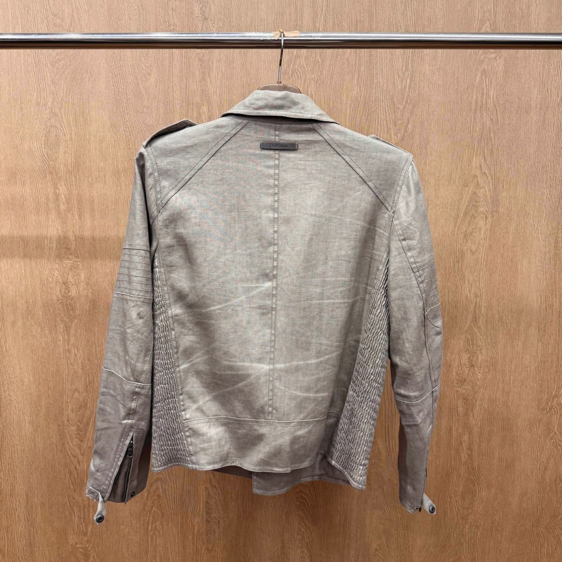 DKNY 퓨어 린넨 라이더 자켓 사선지퍼 숄더 견장 카키베이지 상품이미지3