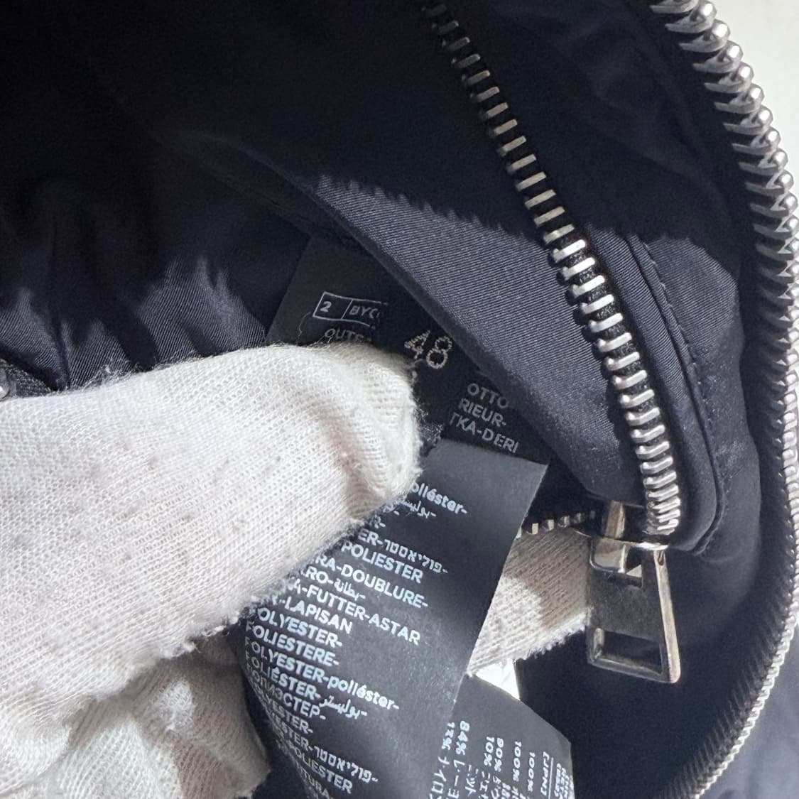 (A+/ 48) / 톰포드 레더 트리밍 퀄팅 쉘 다운 블랙 패딩 조끼 상품이미지5