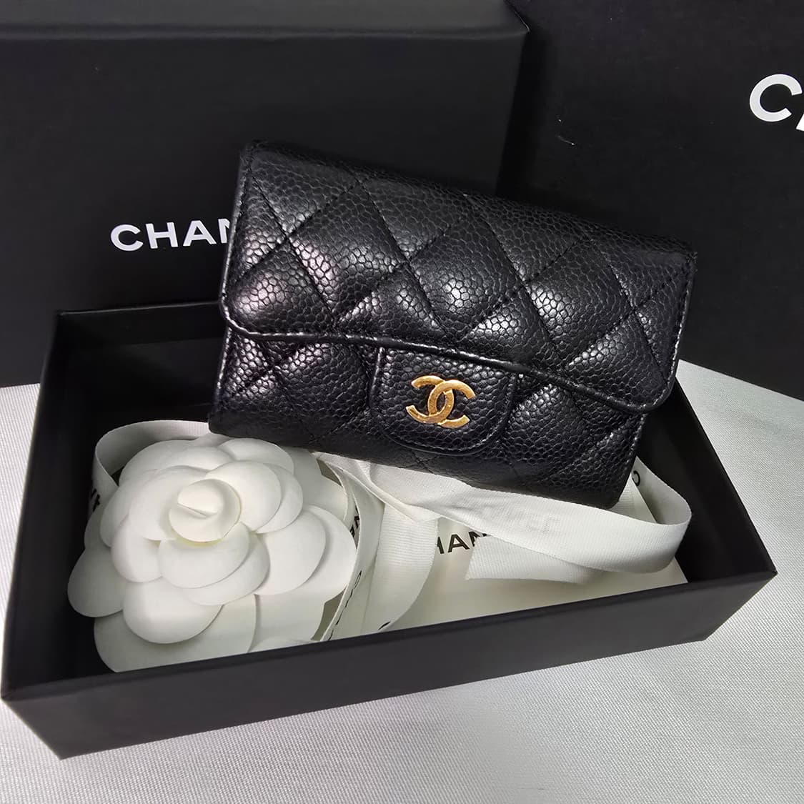 샤넬 클래식 카드지갑 블랙 금장 (AP0214) 상품이미지2