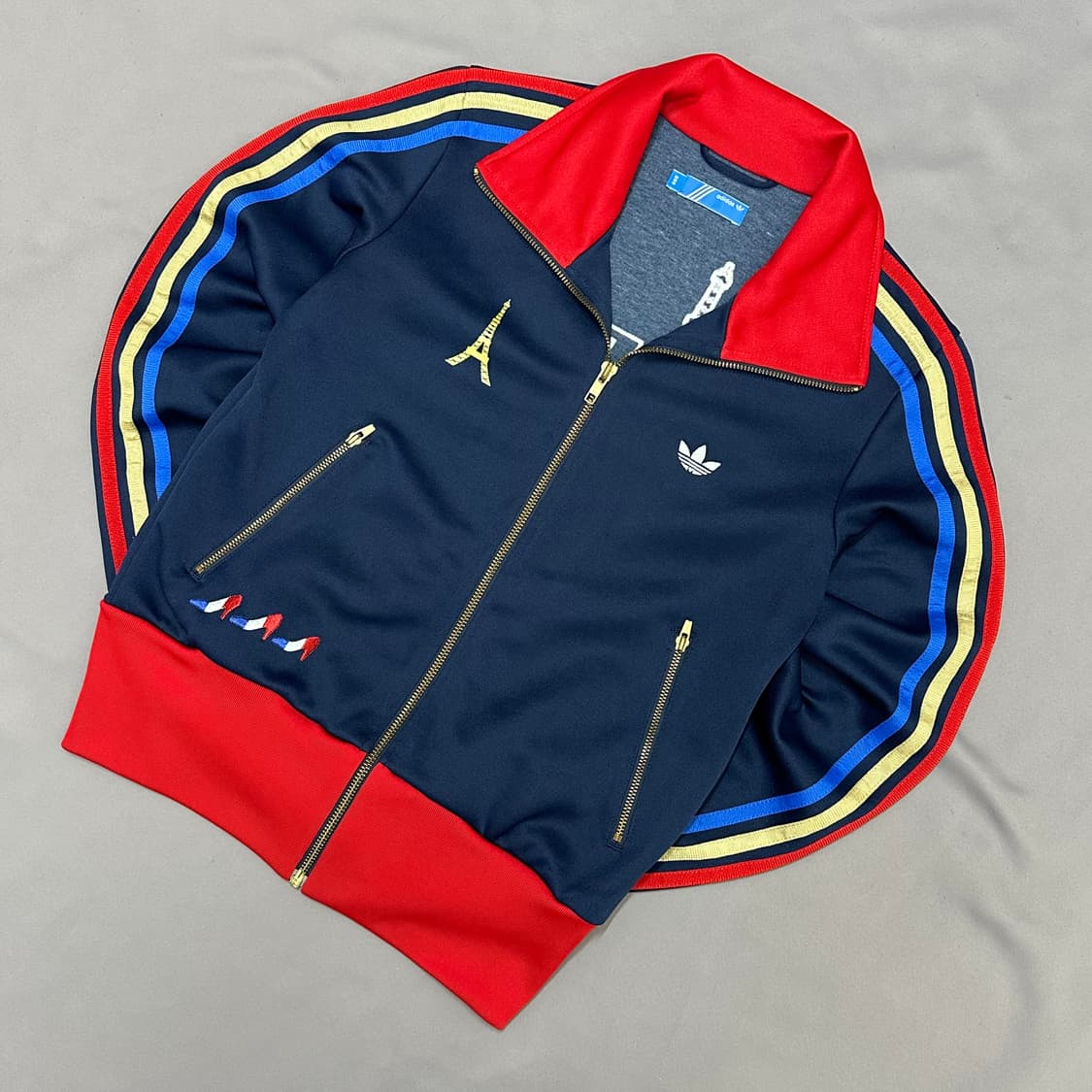 아디다스 파리 에펠탑 빈티지 져지 우먼90 상품이미지3