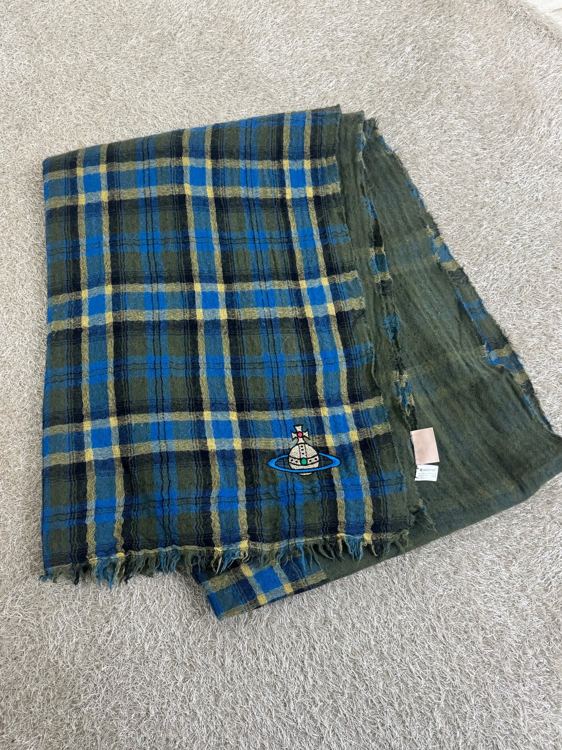 비비안웨스트우드 블루 캐캐체 가디언깔 유카리깔 자수 디테일 머플러  상품이미지2