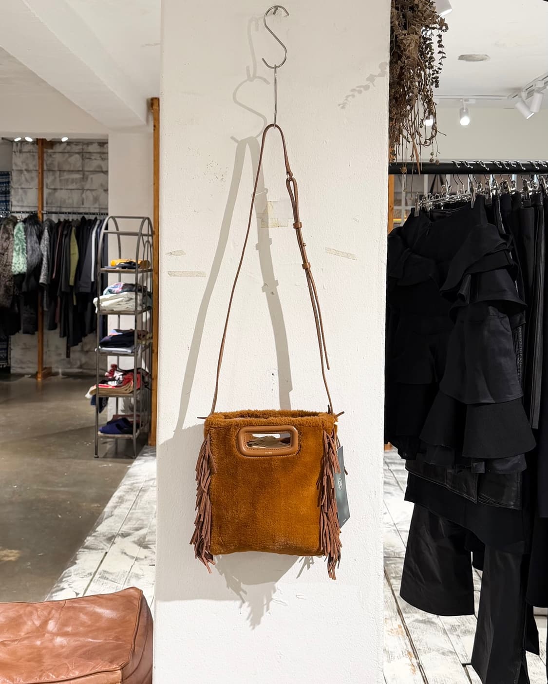 마쥬 브라운 퍼 프린지 숄더백 상품이미지2