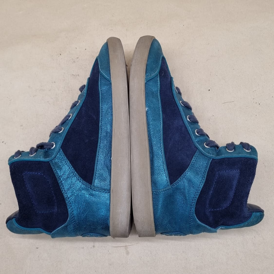 토리버치 스웨이드 여성 미드 250 상품이미지5