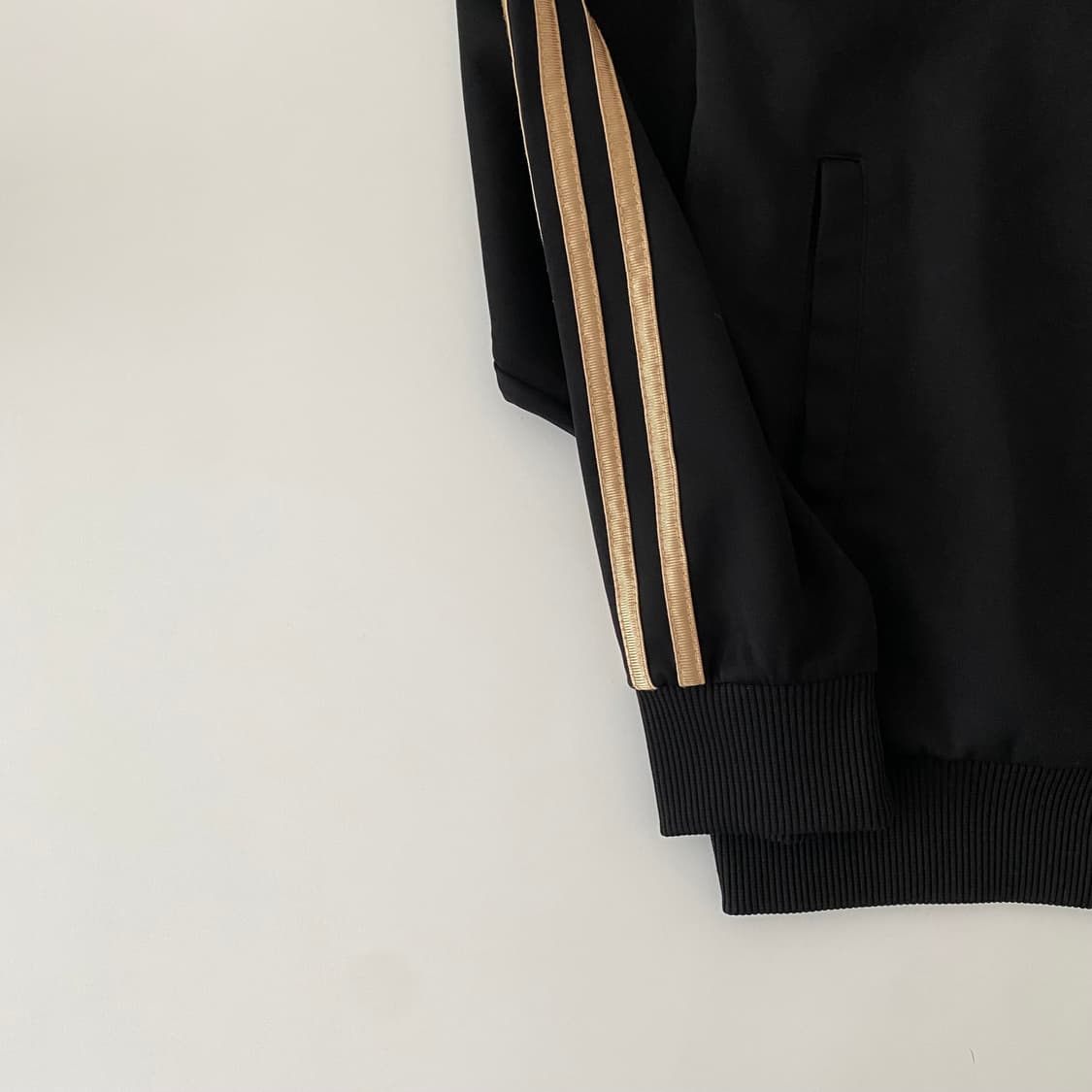 100) 아디다스져지 블랙골드 A0758 상품이미지6