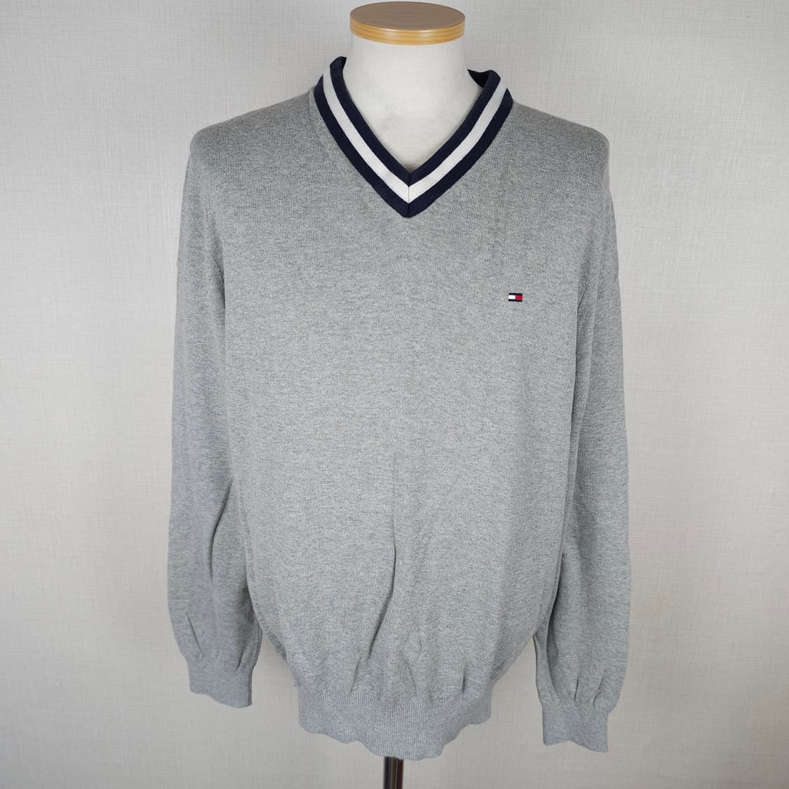 타미힐피거 V넥니트티 남자95사이즈  상품이미지1
