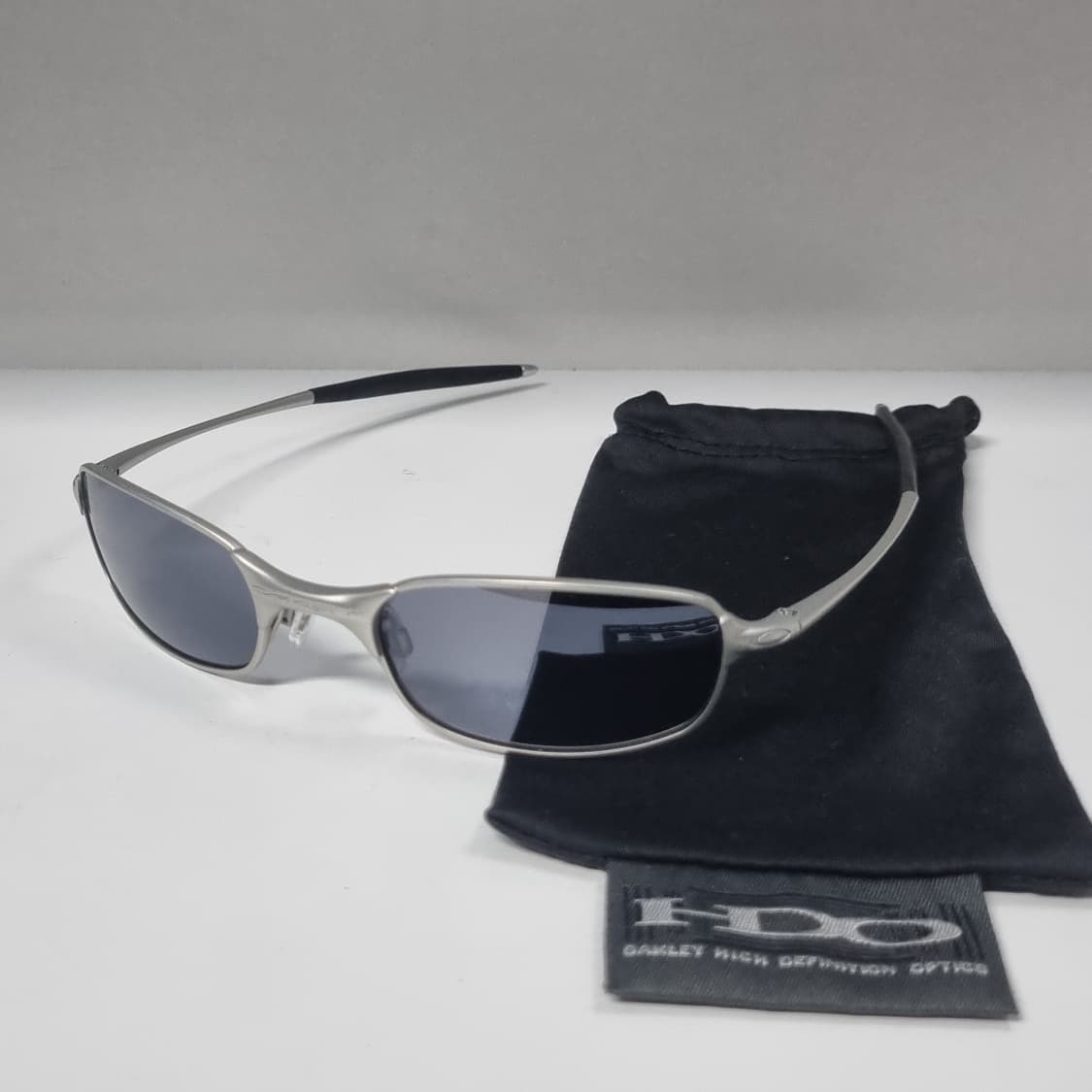 오클리 스퀘어와이어 2.0 스프링 실버 새렌즈 상품이미지1