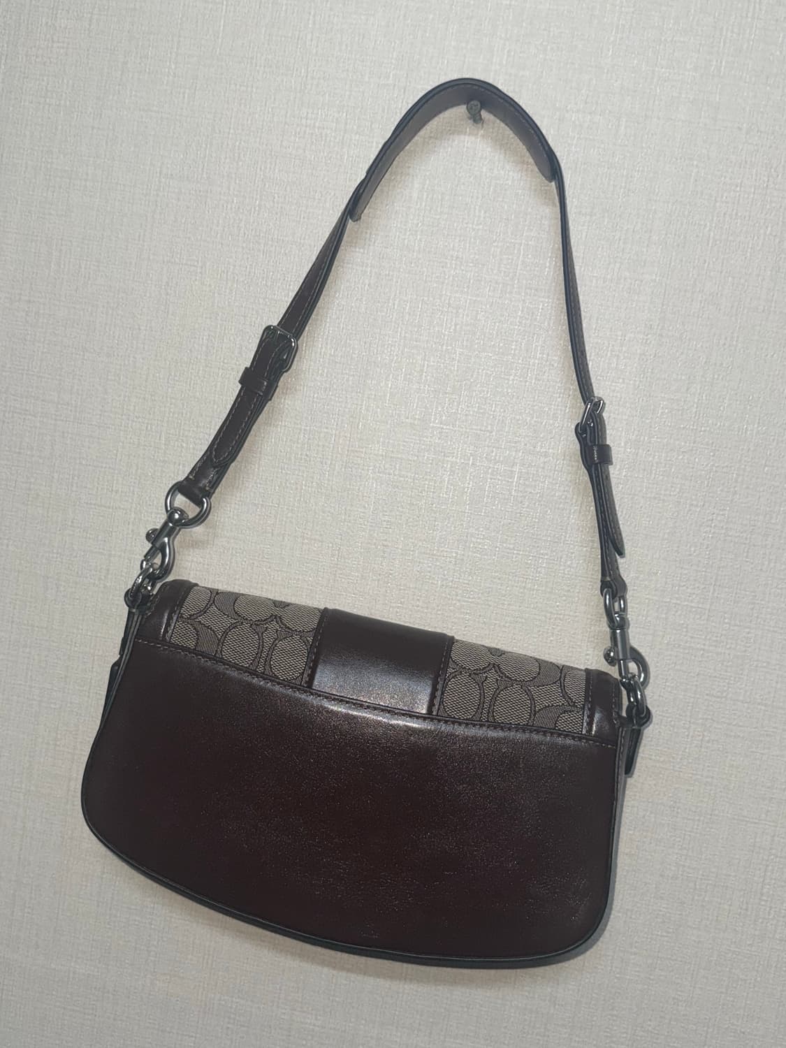 코치 안드레아 스몰 숄더 백 인 시그니처 자카드 상품이미지3