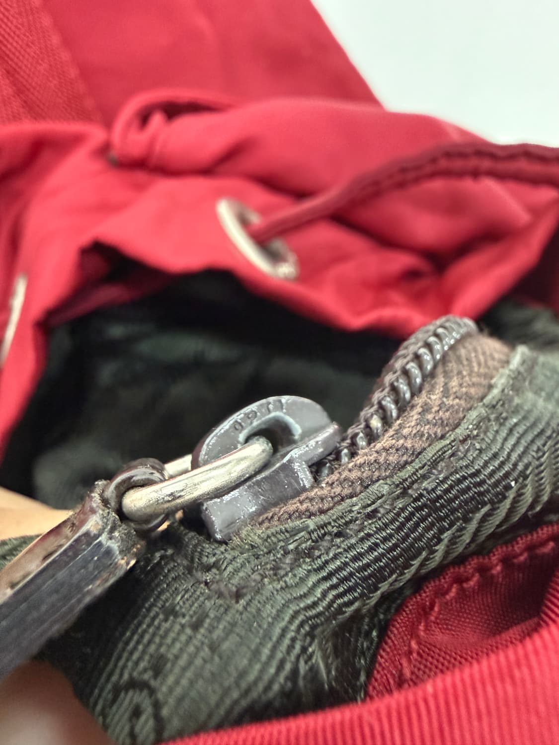 프라다 레드 나일론 포코노 백팩 상품이미지7