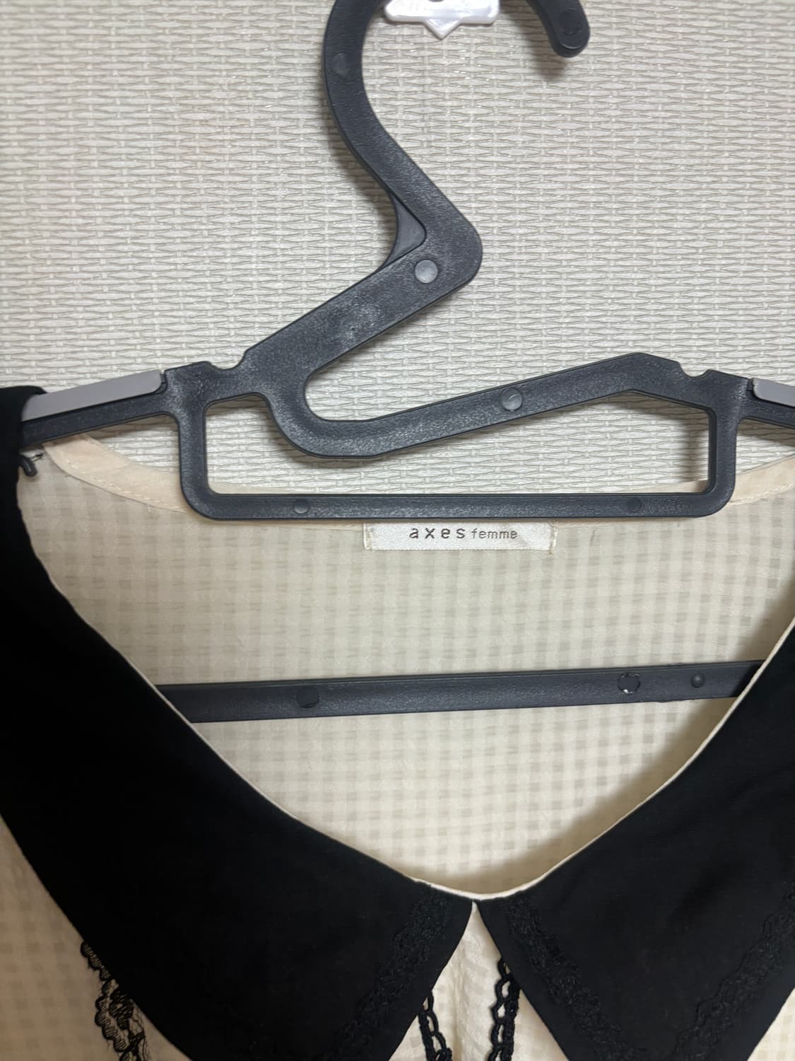 엑시즈팜 아일렛 리본 카라 블라우스 상품이미지4