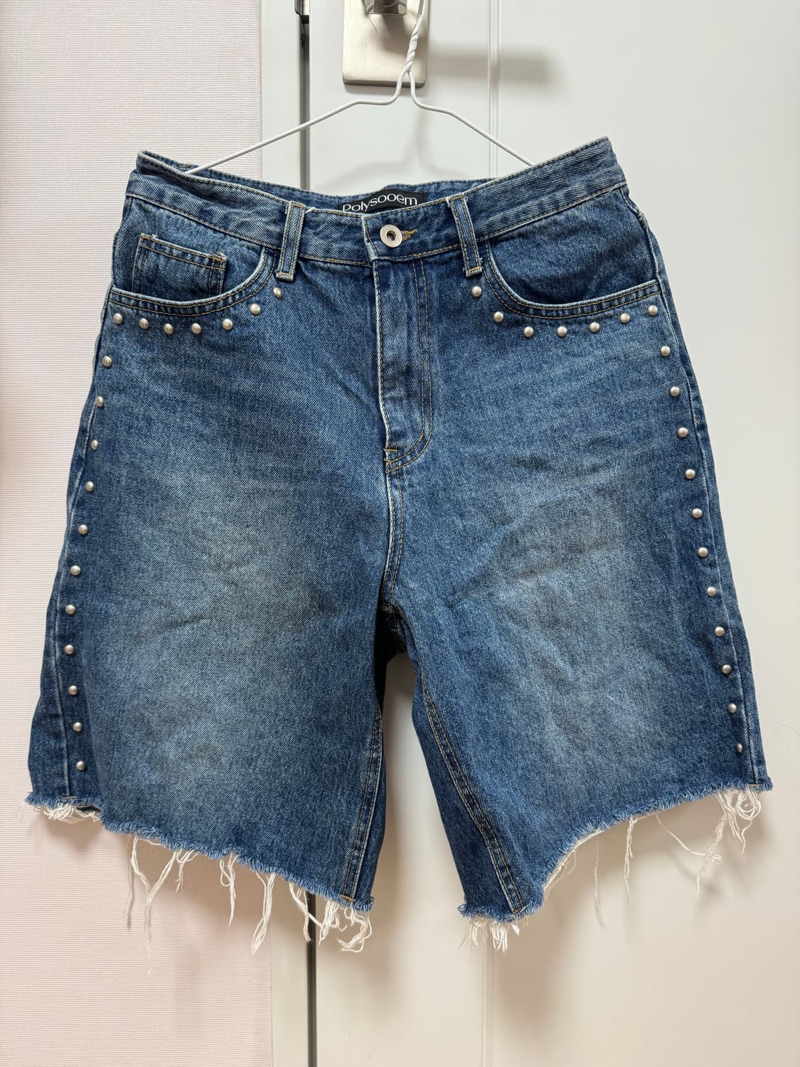 폴리수엠 STUDDED BERMUDA JEANS (BLUE) 상품이미지2