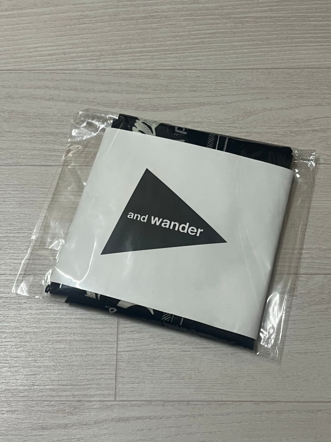 앤드원더 리플렉티브 반다나 블랙 상품이미지3