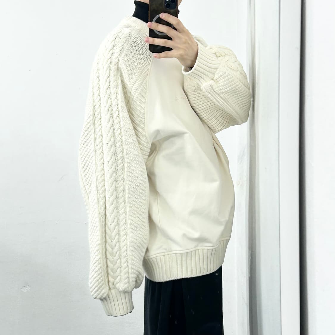 송지오 옴므 케이블 슬리브 라글랑 맨투맨 크림 상품이미지3