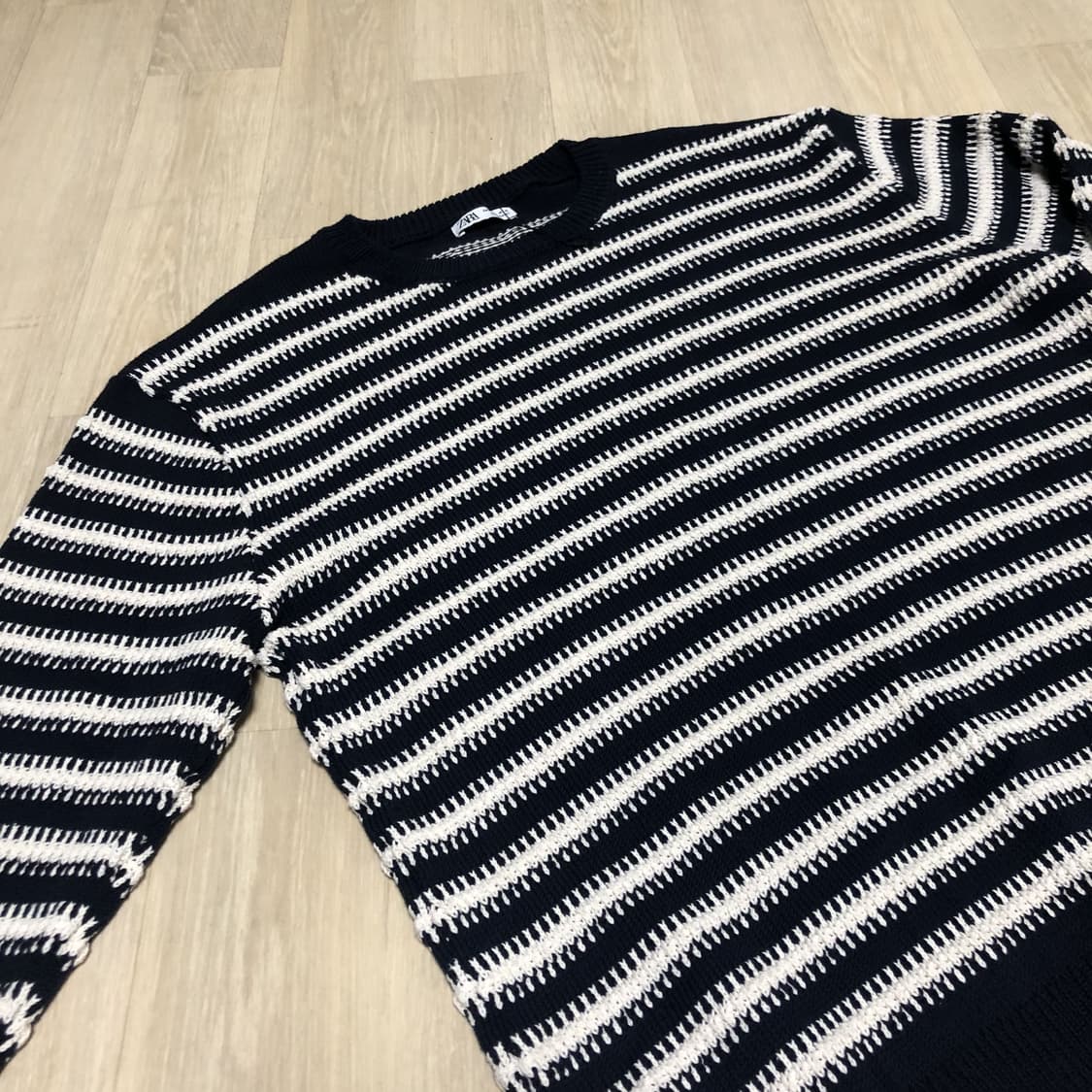 (L) 새상품 자라 ZARA SS 스트라이프 라운드 네이비 니트 상품이미지3