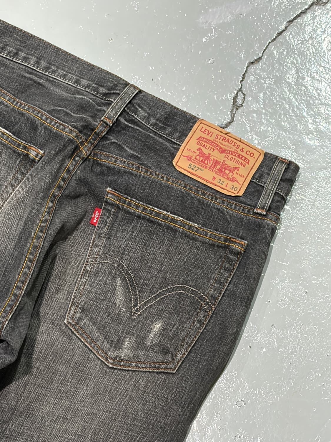 리바이스(Levis) 527 로우 부츠컷 흑청 데님팬츠 상품이미지9