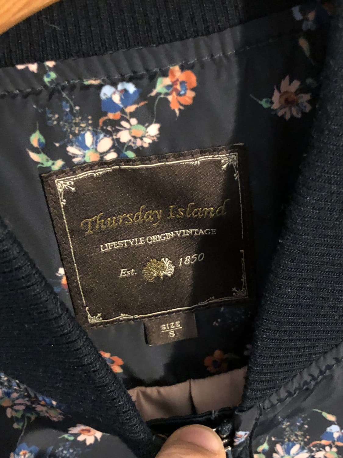 써스데이 아일랜드  네이비 플라워 패턴 블루종 S 상품이미지4