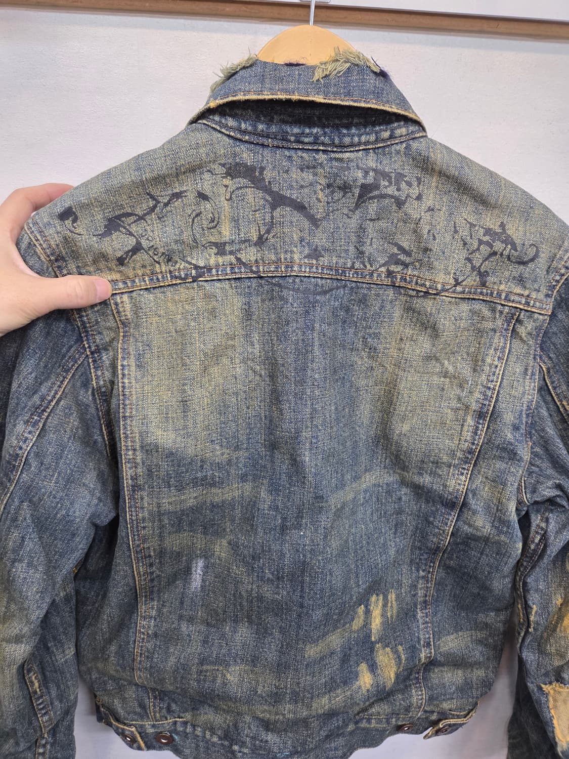 아베크롬비 에즈라피치 빈티지워싱 데미지 데님자켓 M 상품이미지4