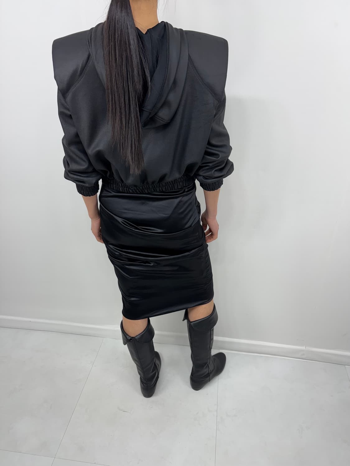 SATIN SHIRRED MIDI SKIRT 상품이미지7
