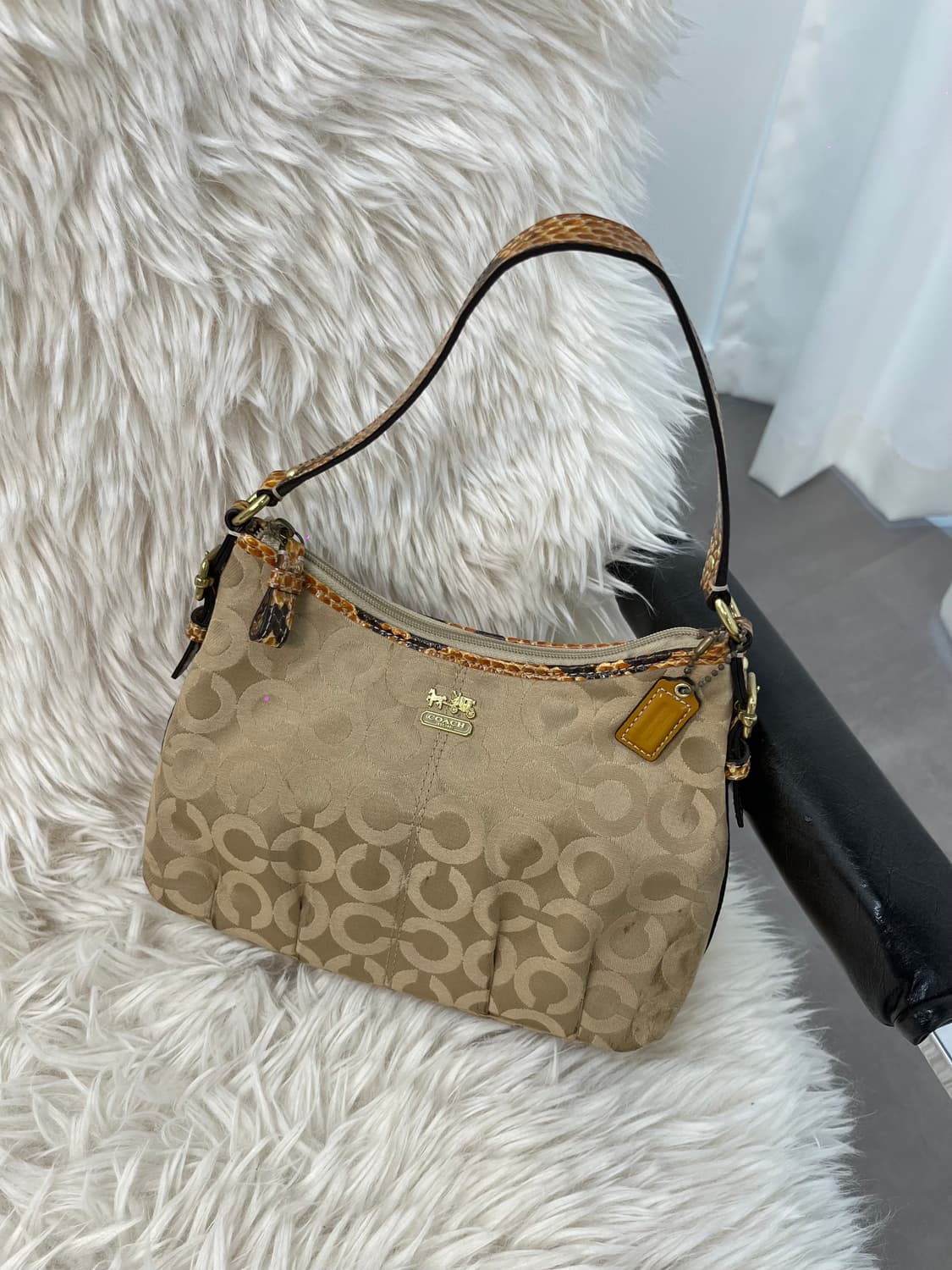 Coach Crocodile Mini Shoulder Bag 상품이미지1