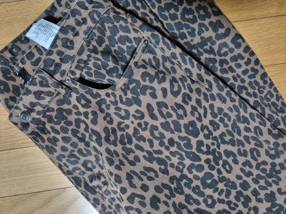 무탠다드 우먼즈 레오파드 와이드 데님  28사이즈 브라운 상품이미지1