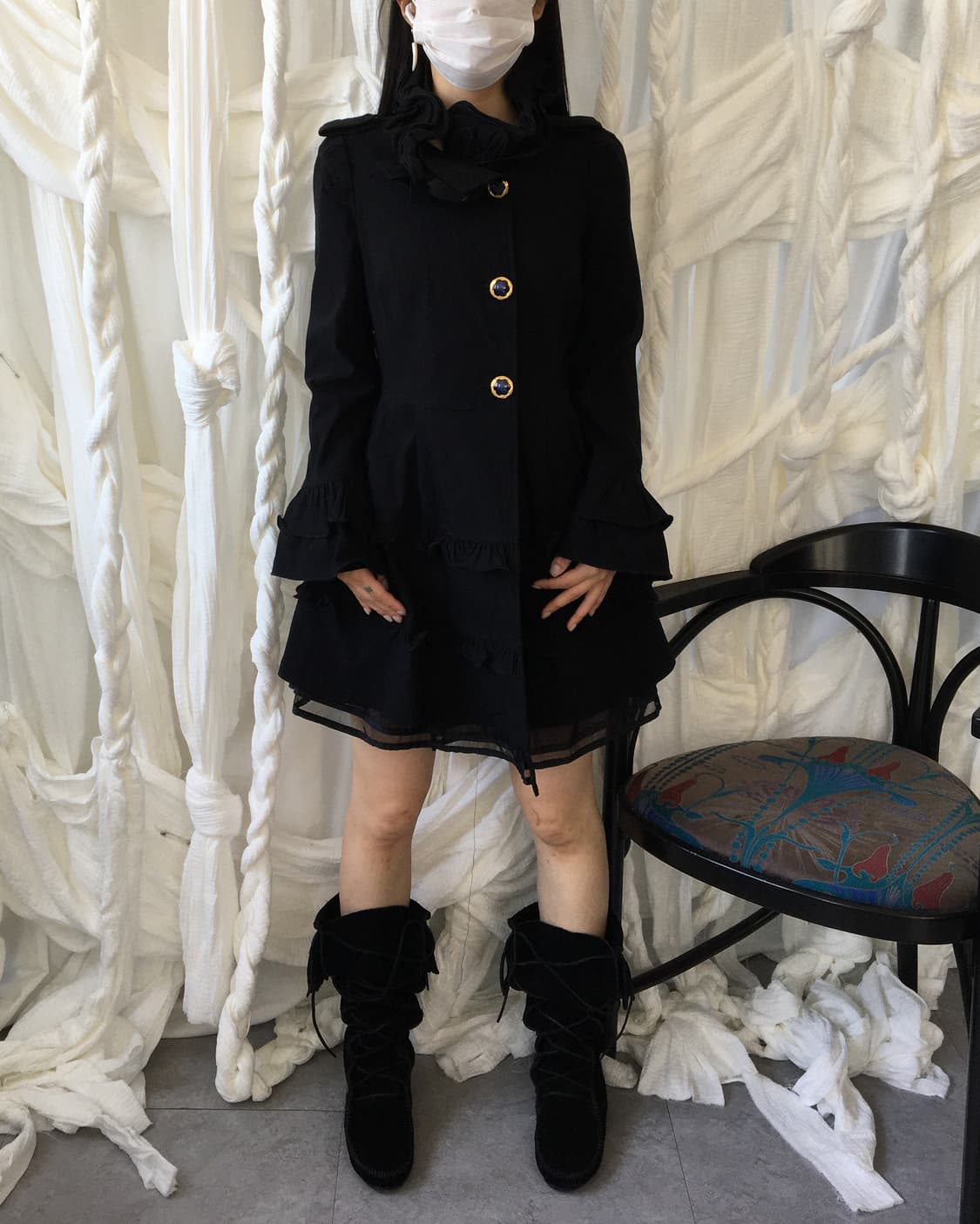 Back ribbon frill point high neck coat 상품이미지5