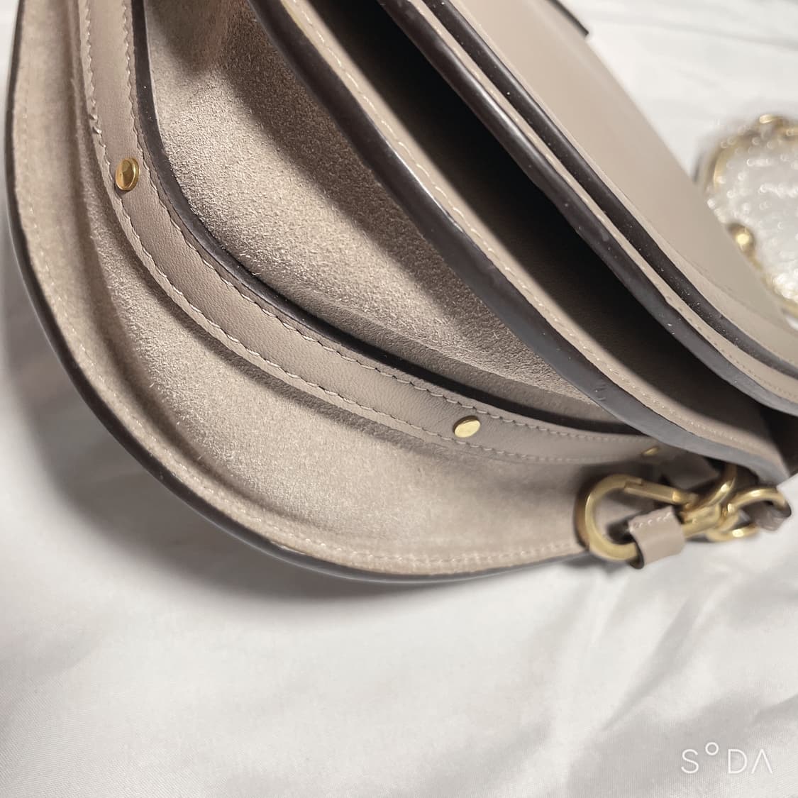 끌로에 나일백 연브라운 상품이미지4