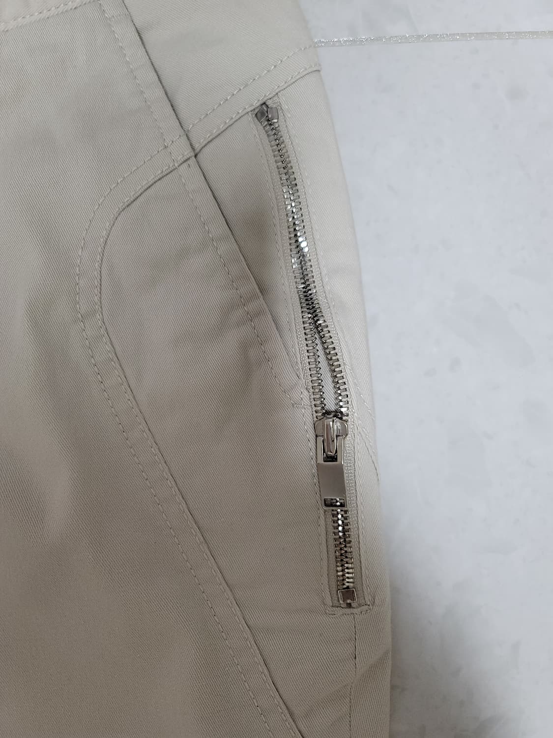 솔리드옴므 스키니 치노팬츠 허리28~30 상태극상

48표기 남성 허리2 상품이미지3