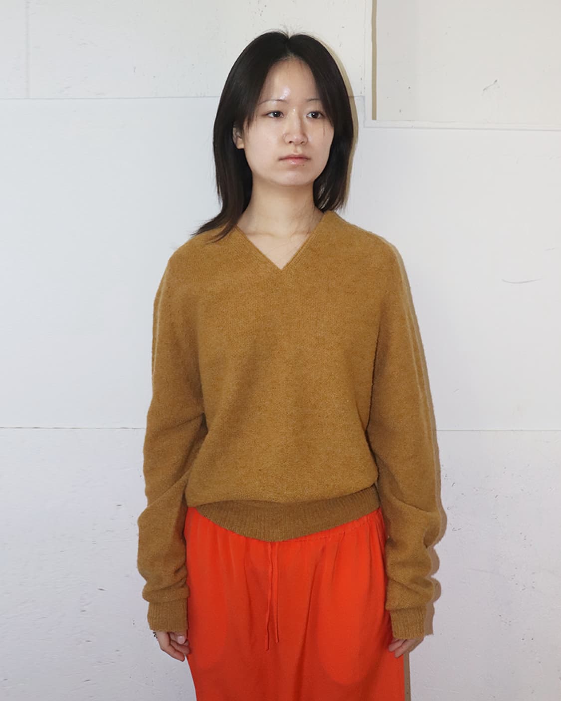 르메르 18AW 머스타드 울 브이넥 니트 상품이미지1