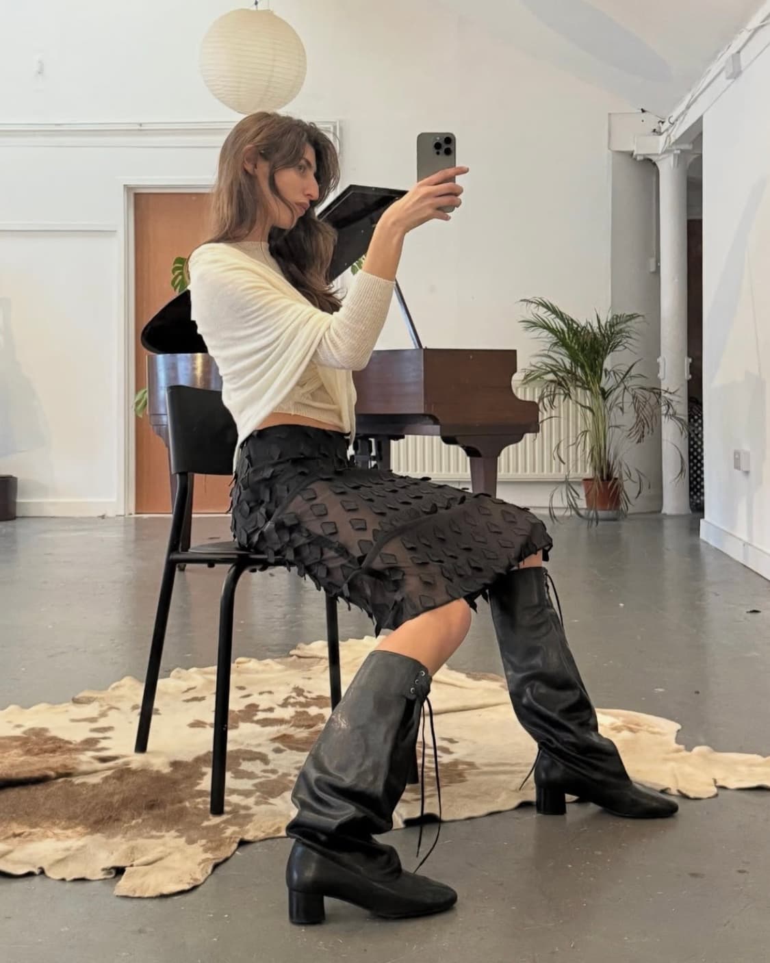 [32,34,36,38]팔로마울 TRIS 시어 미디 스커트 상품이미지2