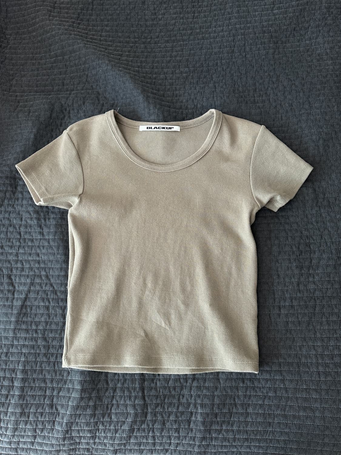 블랙업 기본 반팔티셔츠 상품이미지1