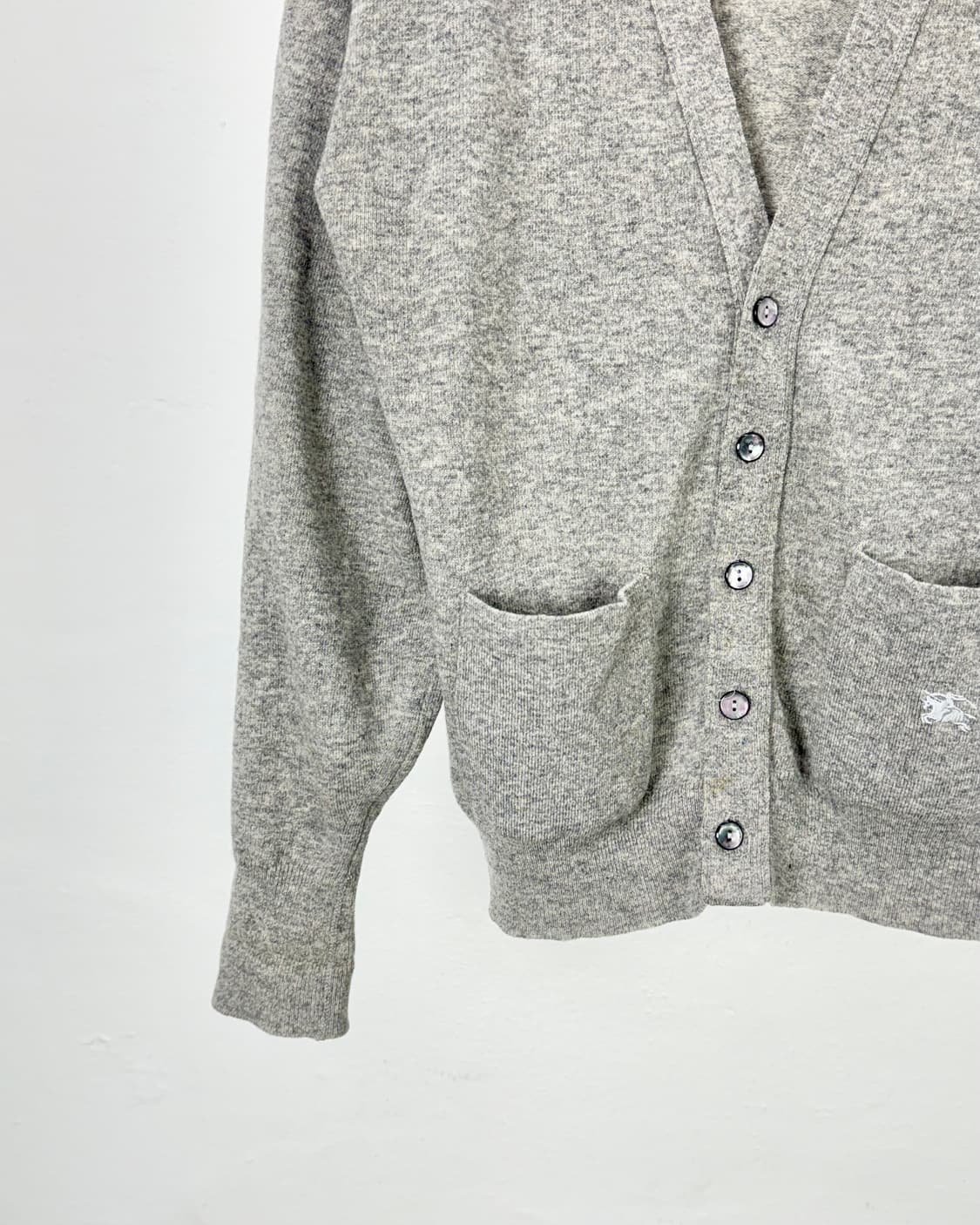 버버리 90s 라이트 그레이 램스울 브이 트레스트 니트 가디건 상품이미지4