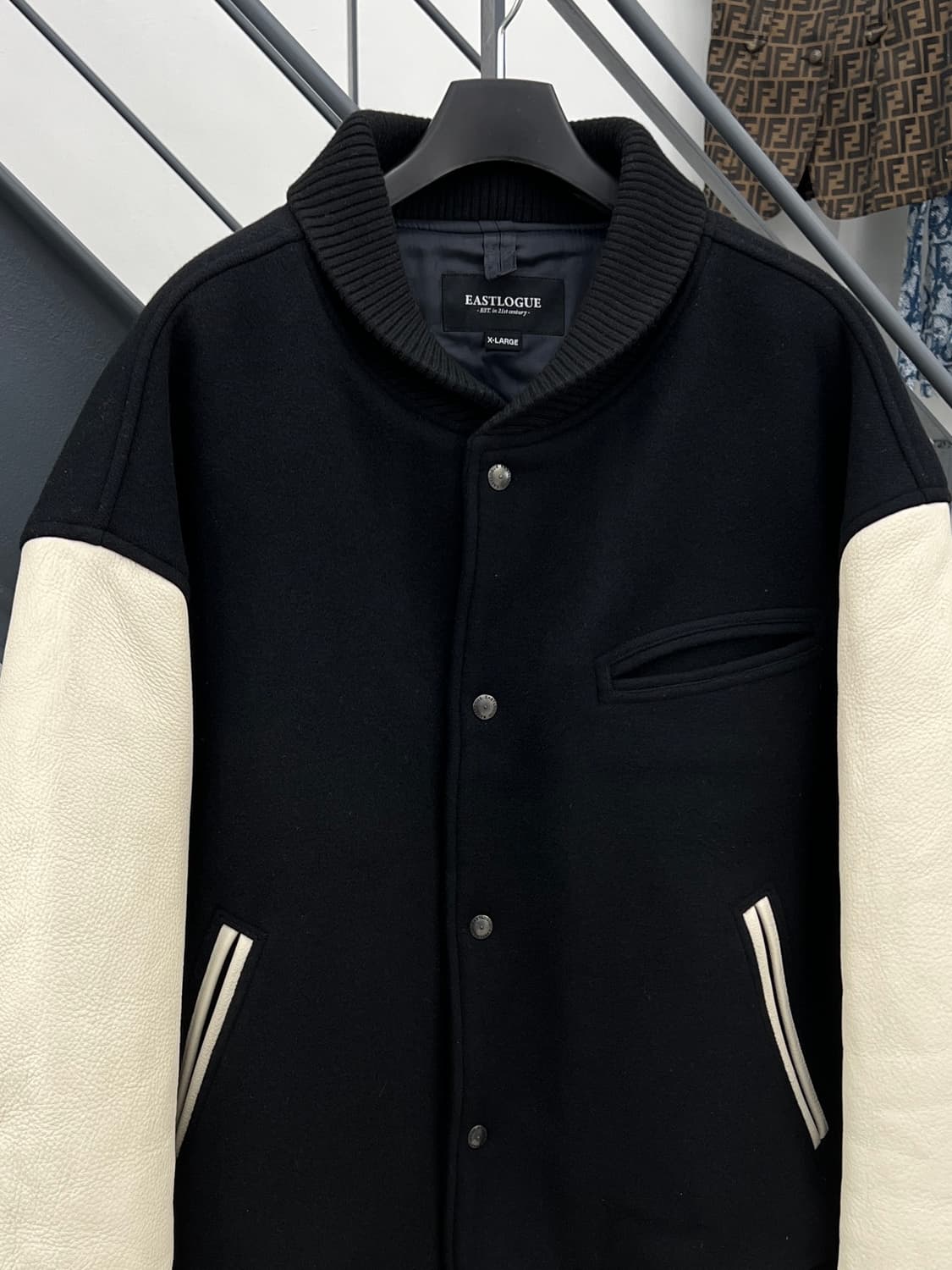 이스트로그 24FW 블랙 멜턴 스타디움 자켓 상품이미지4