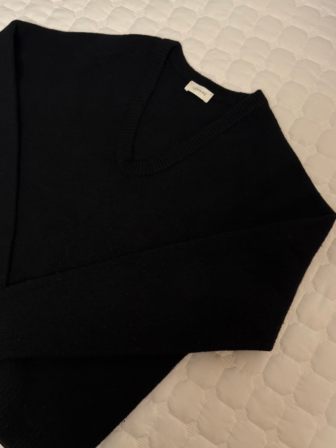 르메르 브이넥 니트 상품이미지1