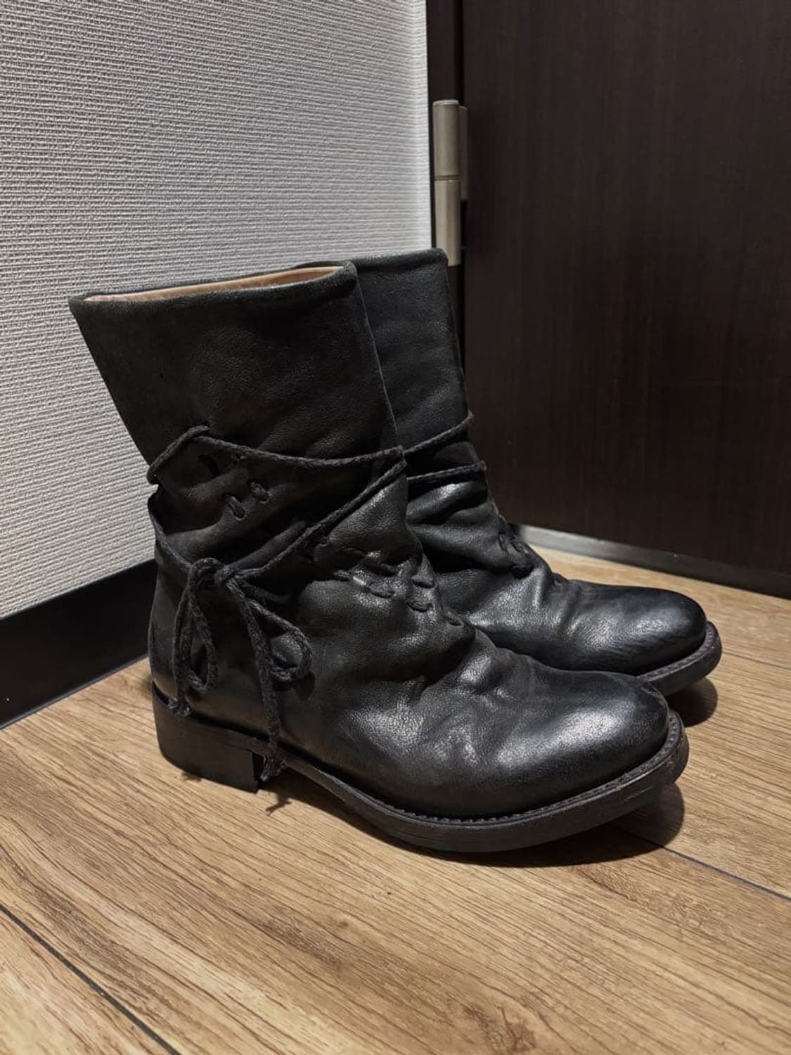 요지야마모토 X 셰레비키오비키 호스 레더 레이스업 부츠 블랙 상품이미지1