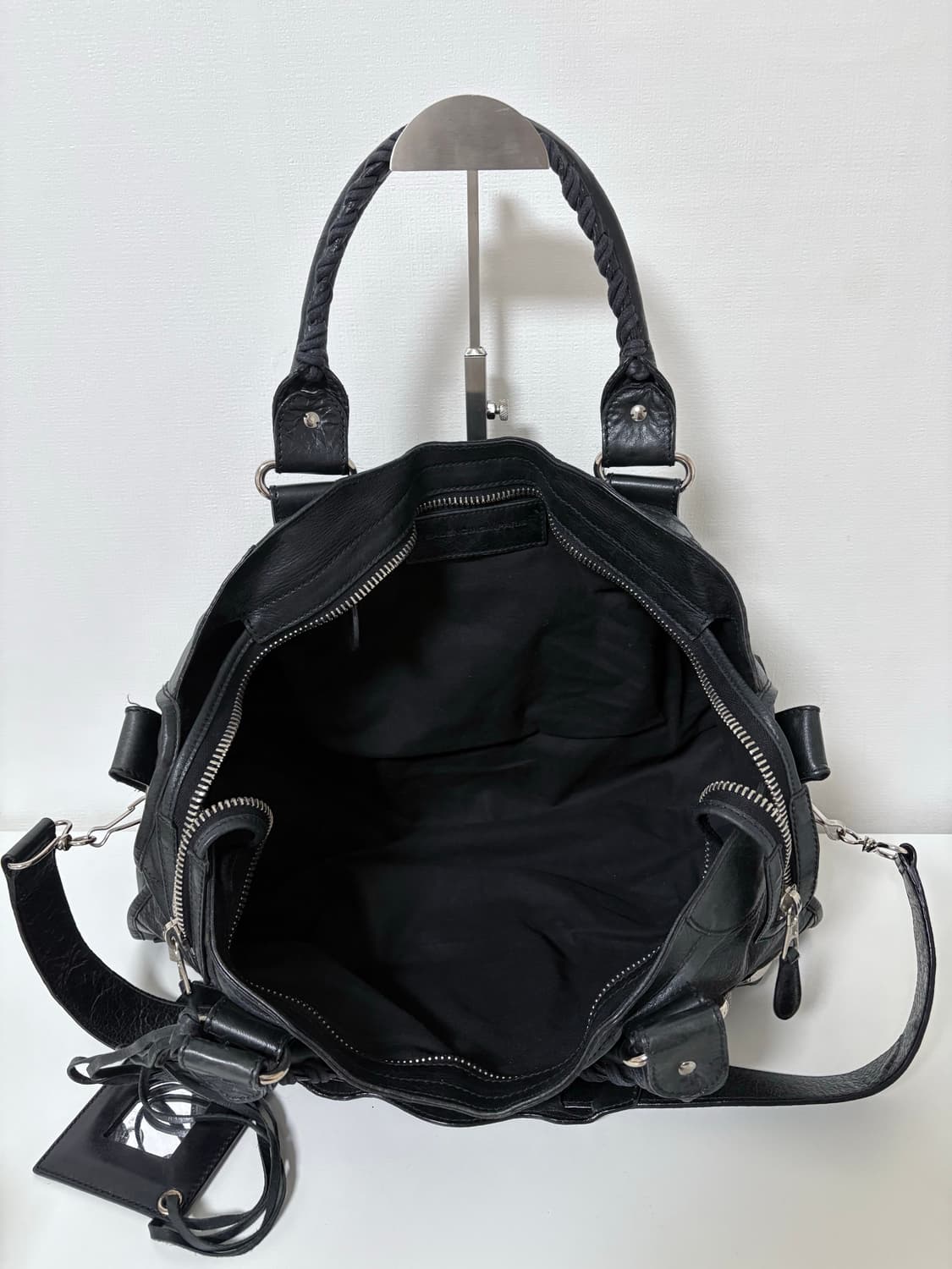 발렌시아가 파트타임 자이언트 모터백 블랙 상품이미지9