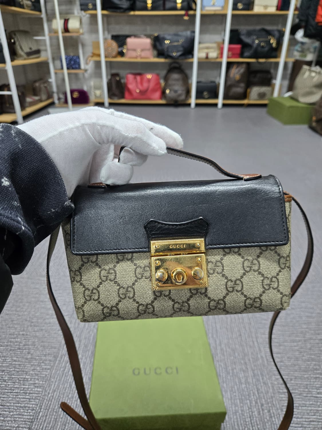 [특가][정품] 구찌 패들락 크로스백 상품이미지2