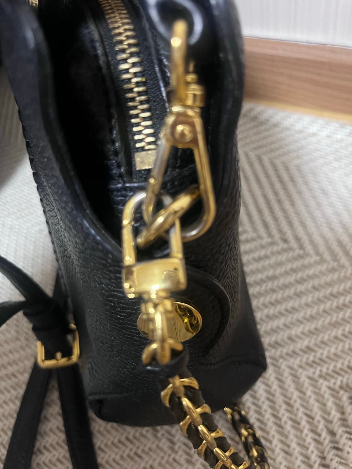 닥스 체인 숄더백 상품이미지3