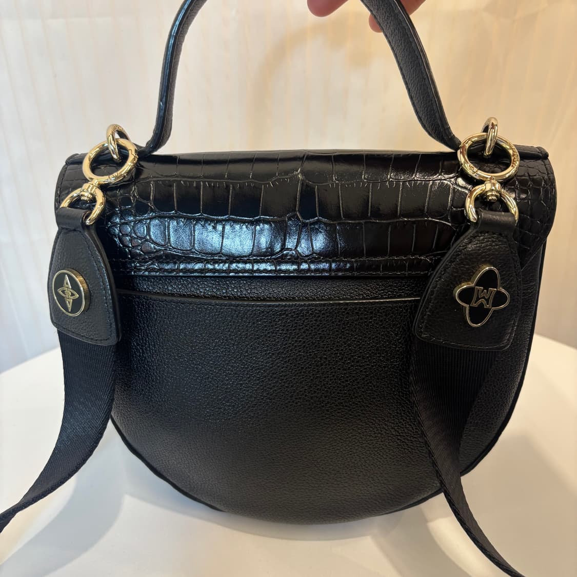 정품 메트로시티 크라운엠보 원핸들 크로스백   상품이미지8