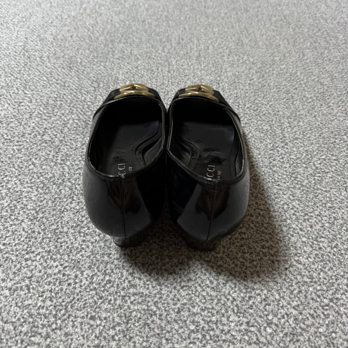 Gucci 구찌 금장 로고 에나멜 펌프스 구두 37.5 245 상품이미지4