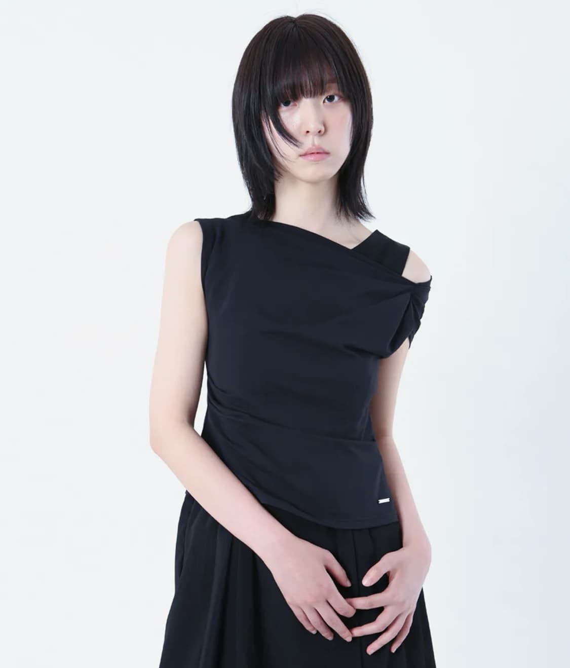 미세키서울 Slanted sleeveless top BLACK 상품이미지1