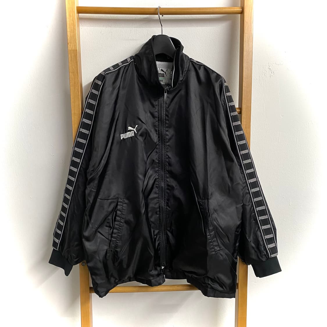 퓨마 사이드 로고 자켓 스펠아웃 상품이미지1