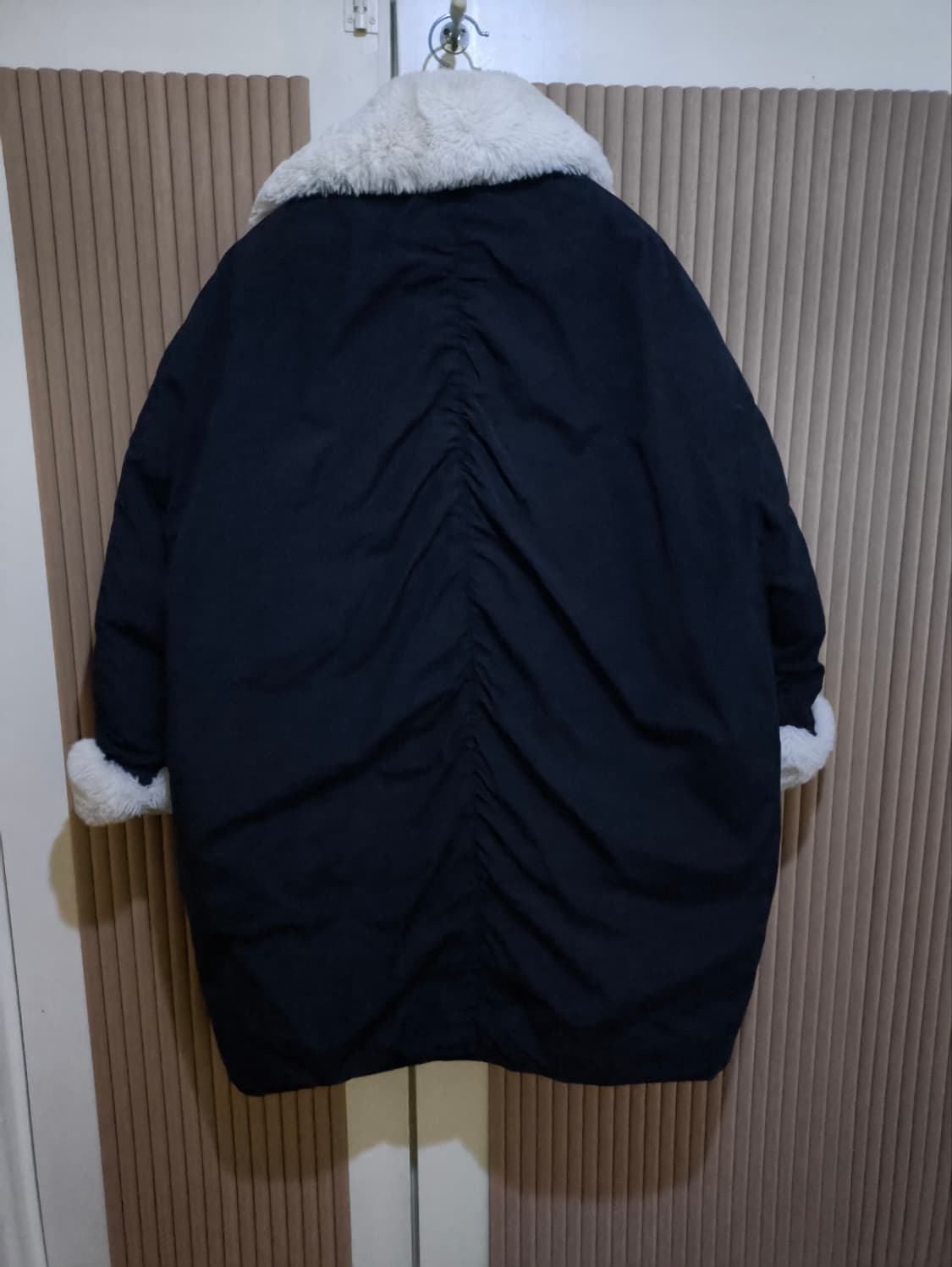 오버핏F 스티브제이앤요니피 SJYP 무스탕 패딩 상품이미지5