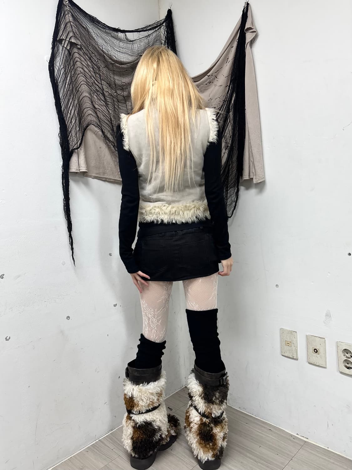 [Theory] Sheep Fur Trimming Neck buckle  상품이미지5